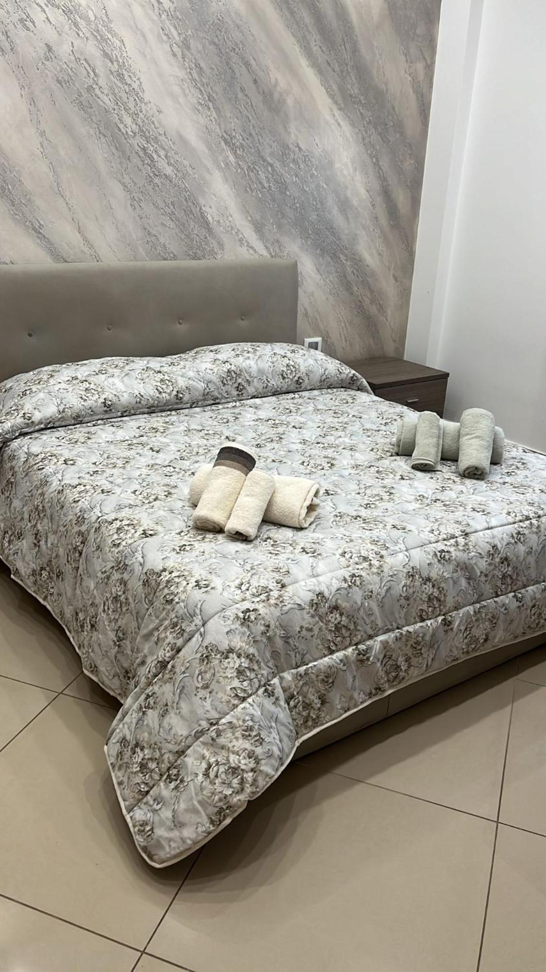 Casa Vacanza Helios Leonforte Екстериор снимка