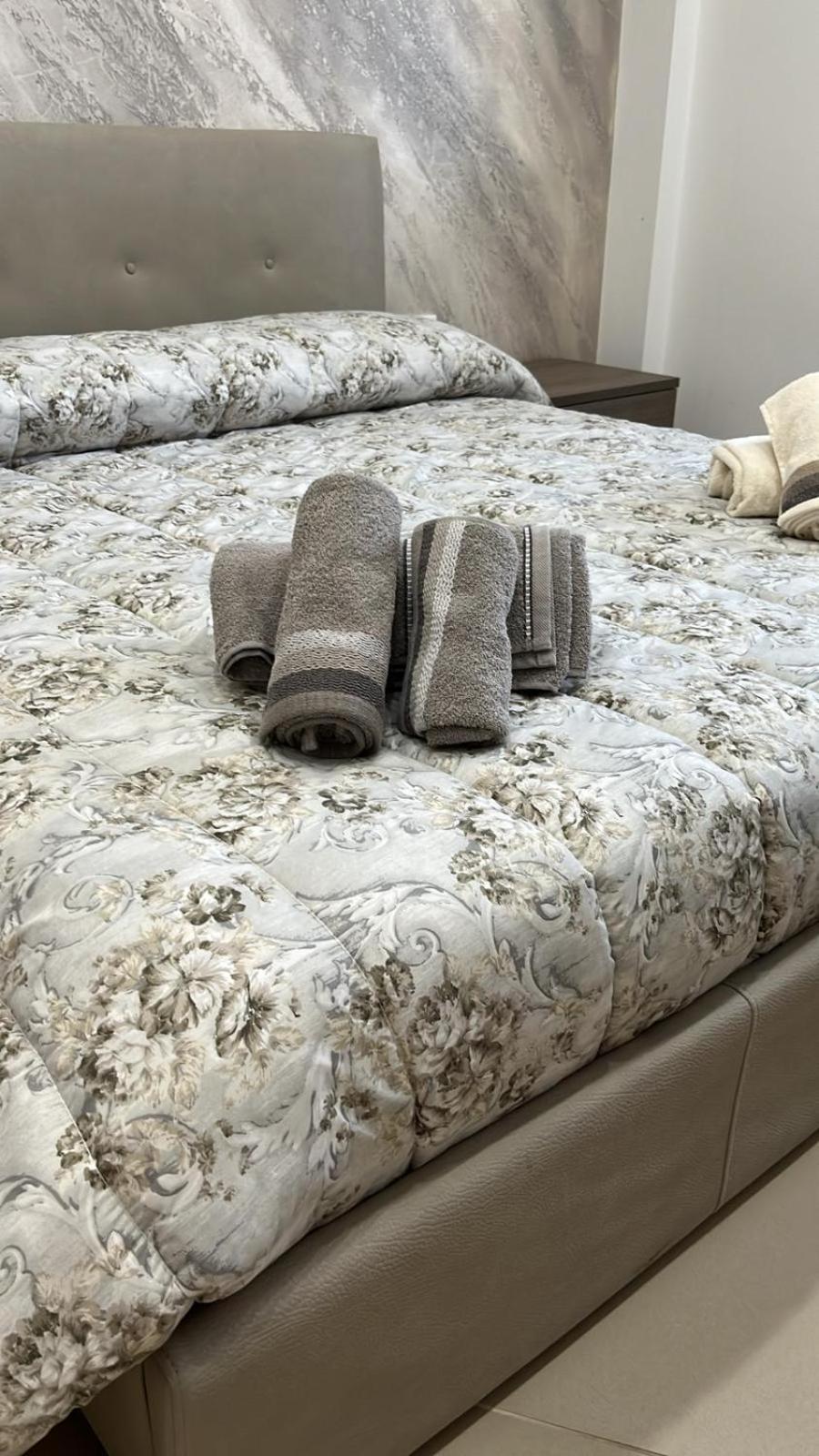 Casa Vacanza Helios Leonforte Екстериор снимка
