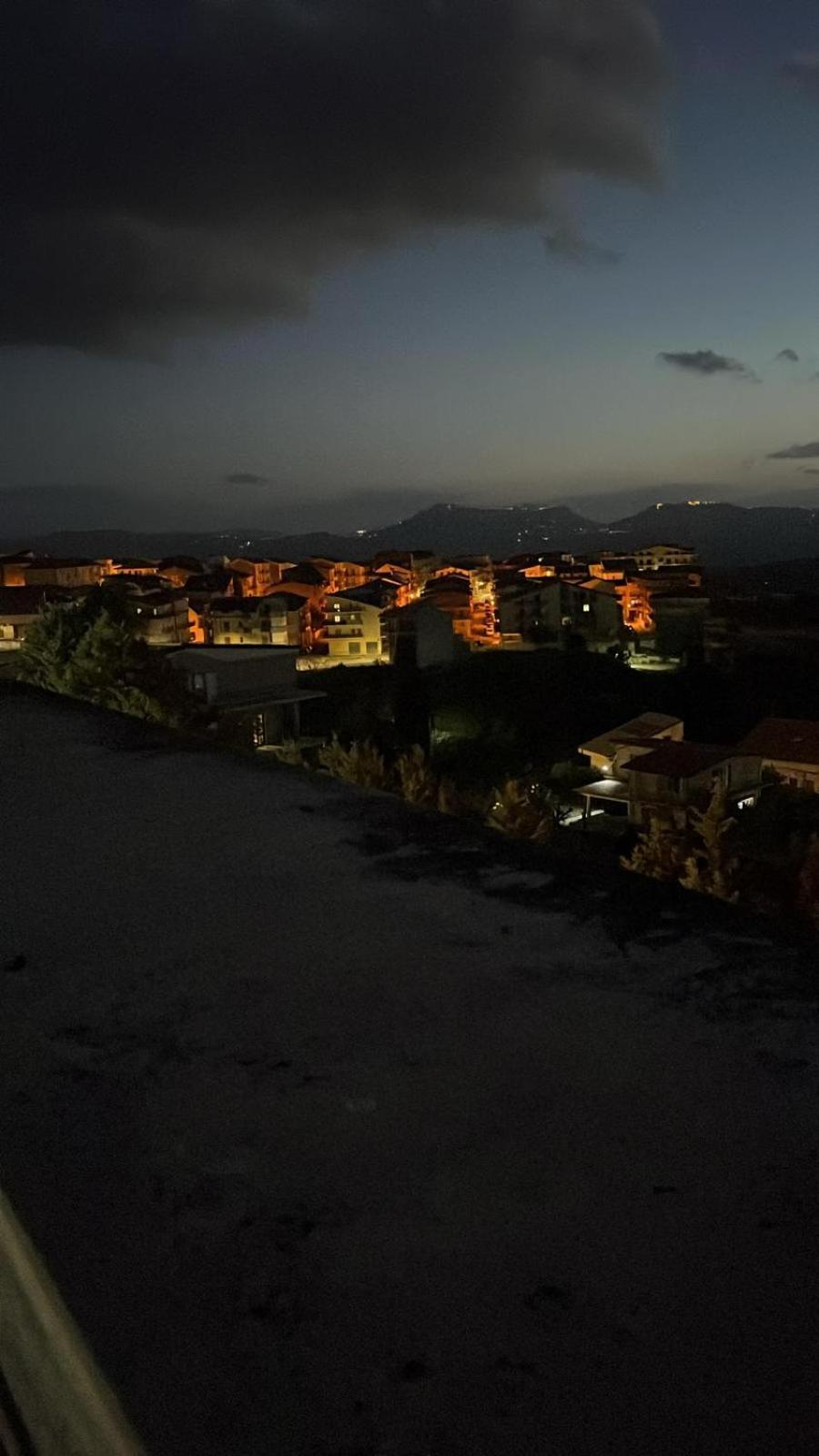 Casa Vacanza Helios Leonforte Екстериор снимка