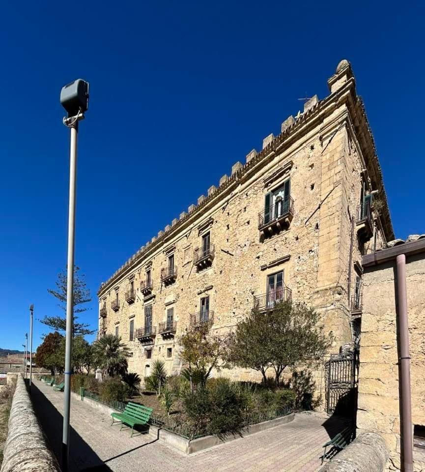 Casa Vacanza Helios Leonforte Екстериор снимка